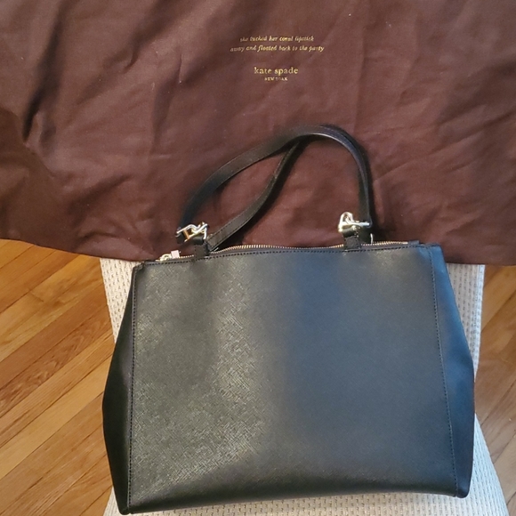 Kate Spade Kirk Park Saffiano Mason w/bow - Picture 4 of 4